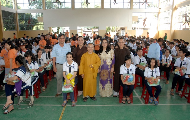 Quỹ Đạo Phật Ngày Nay: Hơn 600 học sinh gieo duyên với Phật pháp tại Tiền Giang
