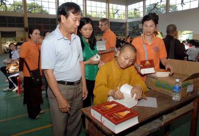Quỹ Đạo Phật Ngày Nay: Hơn 600 học sinh gieo duyên với Phật pháp tại Tiền Giang