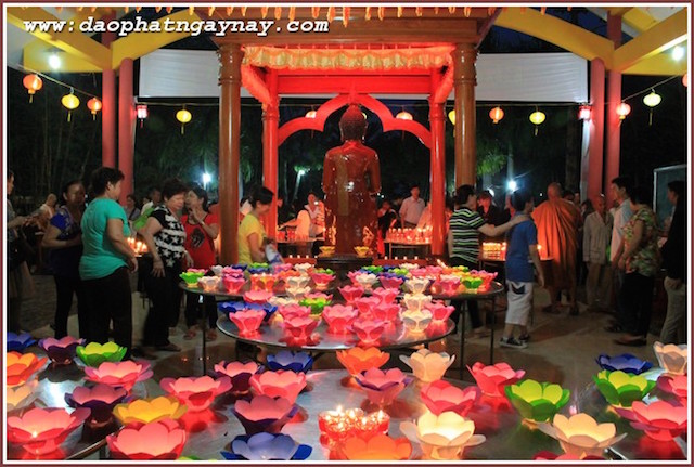 Đồng Nai: Lung linh lễ hội Cúng đèn tại thiền viện Phước Sơn