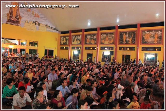 Đồng Nai: Lung linh lễ hội Cúng đèn tại thiền viện Phước Sơn