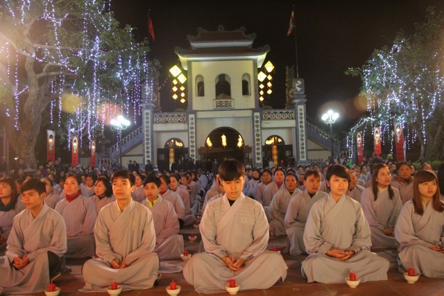 Thái Bình:  Đêm hội hoa đăng tại chùa Tây Khánh