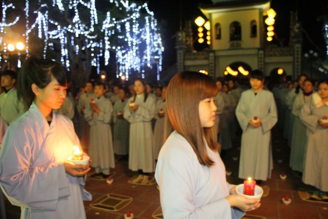 Thái Bình:  Đêm hội hoa đăng tại chùa Tây Khánh