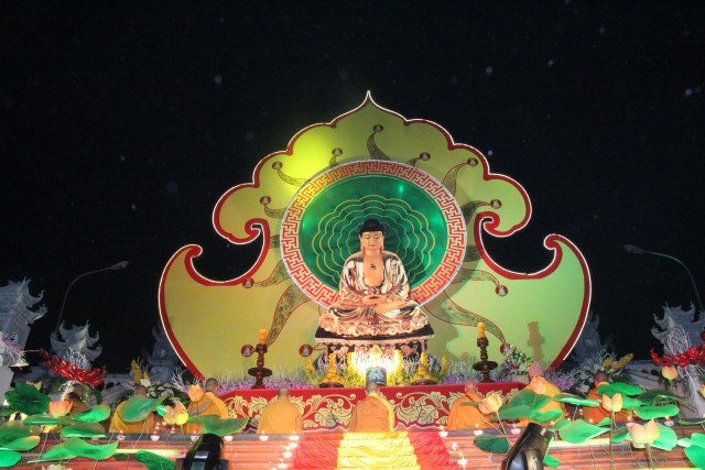 Thái Bình:  Đêm hội hoa đăng tại chùa Tây Khánh