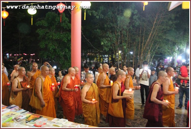 Đồng Nai: Lung linh lễ hội Cúng đèn tại thiền viện Phước Sơn