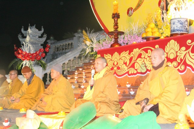 Thái Bình:  Đêm hội hoa đăng tại chùa Tây Khánh