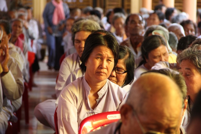 Quỹ Đạo Phật Ngày Nay: Tặng quà cho người khiếm thị tại làng mù tỉnh Sóc Trăng