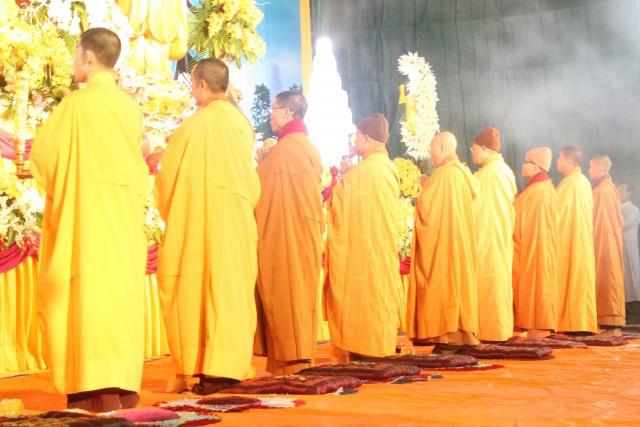 Thái Bình:  Đêm hoa đăng Đại lễ cầu an, cầu siêu tại đền thờ Tổ họ Trần Việt Nam