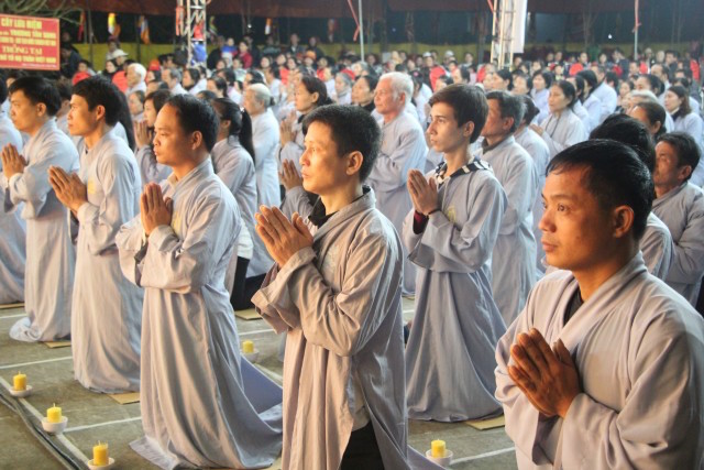 Thái Bình:  Đêm hoa đăng Đại lễ cầu an, cầu siêu tại đền thờ Tổ họ Trần Việt Nam