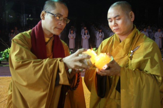 Thái Bình:  Đêm hoa đăng Đại lễ cầu an, cầu siêu tại đền thờ Tổ họ Trần Việt Nam