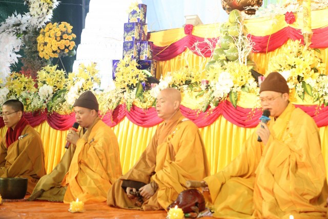 Thái Bình:  Đêm hoa đăng Đại lễ cầu an, cầu siêu tại đền thờ Tổ họ Trần Việt Nam