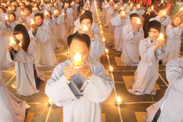 Thái Bình:  Đêm hoa đăng Đại lễ cầu an, cầu siêu tại đền thờ Tổ họ Trần Việt Nam