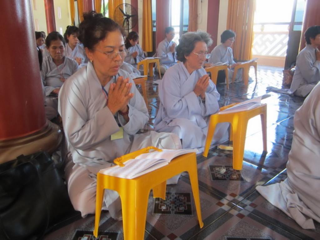 Tịnh xá Ngọc Sơn tổ chức khóa tu Bát quan trai lần 1 năm 2015