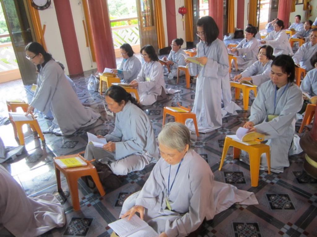 Tịnh xá Ngọc Sơn tổ chức khóa tu Bát quan trai lần 1 năm 2015