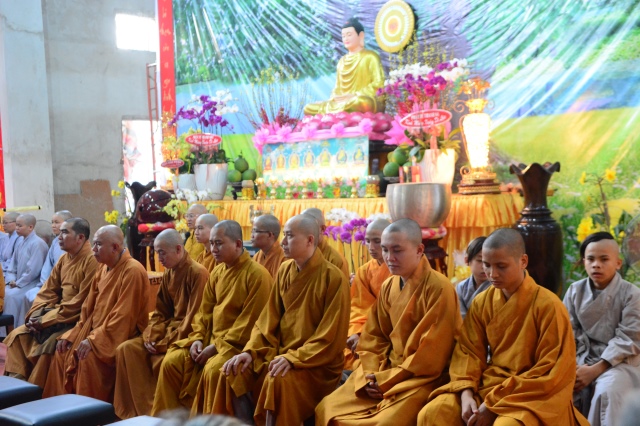 Di Lặc du xuân - Ấm áp những sẻ chia trong đêm giao thừa