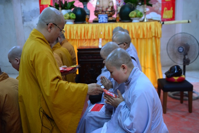 Di Lặc du xuân - Ấm áp những sẻ chia trong đêm giao thừa