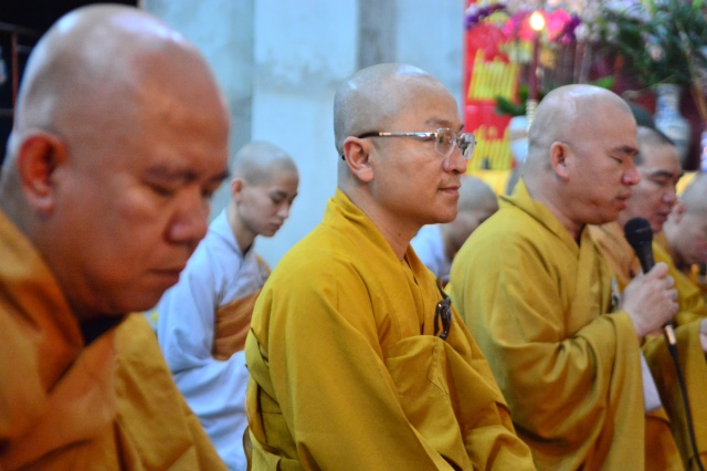 Chùm ảnh: Trang nghiêm lễ đón giao thừa Ất Mùi 2015 tại Chùa Giác Ngộ