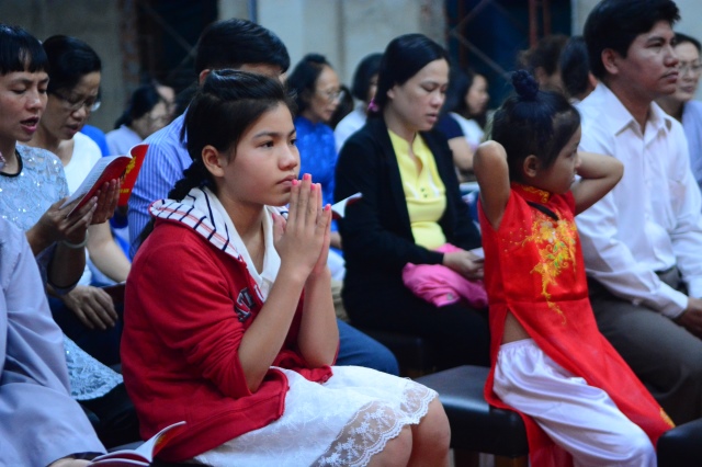 Chùm ảnh: Trang nghiêm lễ đón giao thừa Ất Mùi 2015 tại Chùa Giác Ngộ
