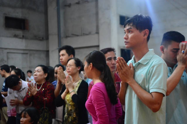 Chùm ảnh: Trang nghiêm lễ đón giao thừa Ất Mùi 2015 tại Chùa Giác Ngộ