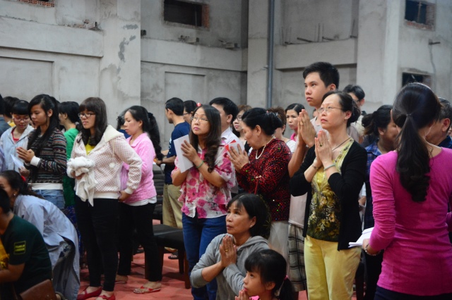 Chùm ảnh: Trang nghiêm lễ đón giao thừa Ất Mùi 2015 tại Chùa Giác Ngộ