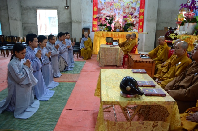 Chùm ảnh: Trang nghiêm lễ đón giao thừa Ất Mùi 2015 tại Chùa Giác Ngộ