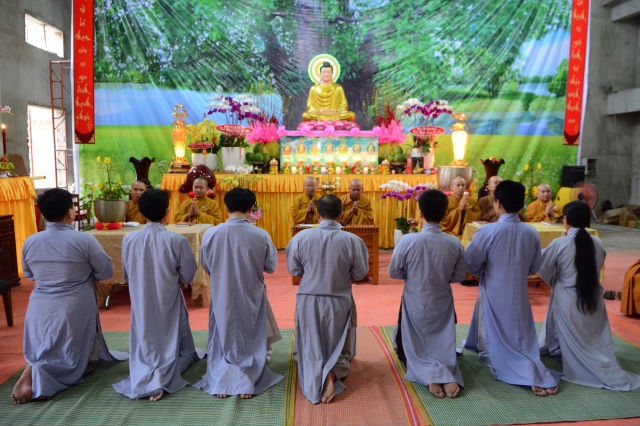 Chùm ảnh: Trang nghiêm lễ đón giao thừa Ất Mùi 2015 tại Chùa Giác Ngộ