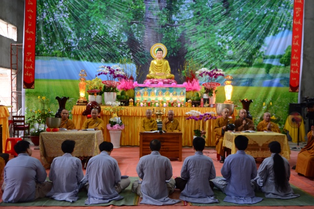 Chùm ảnh: Trang nghiêm lễ đón giao thừa Ất Mùi 2015 tại Chùa Giác Ngộ
