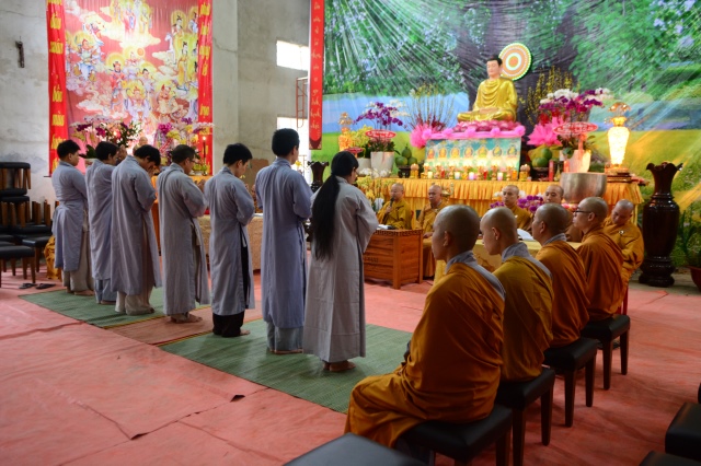 Chùm ảnh: Trang nghiêm lễ đón giao thừa Ất Mùi 2015 tại Chùa Giác Ngộ
