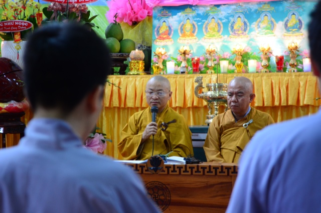 Chùm ảnh: Trang nghiêm lễ đón giao thừa Ất Mùi 2015 tại Chùa Giác Ngộ