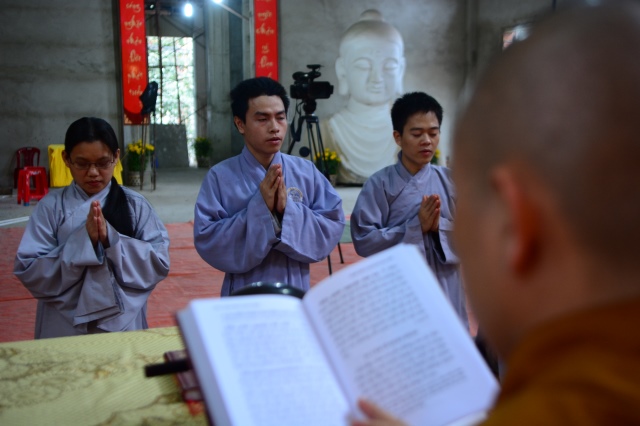 Chùm ảnh: Trang nghiêm lễ đón giao thừa Ất Mùi 2015 tại Chùa Giác Ngộ