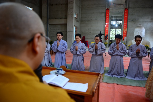 Chùm ảnh: Trang nghiêm lễ đón giao thừa Ất Mùi 2015 tại Chùa Giác Ngộ