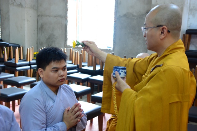 Chùm ảnh: Trang nghiêm lễ đón giao thừa Ất Mùi 2015 tại Chùa Giác Ngộ