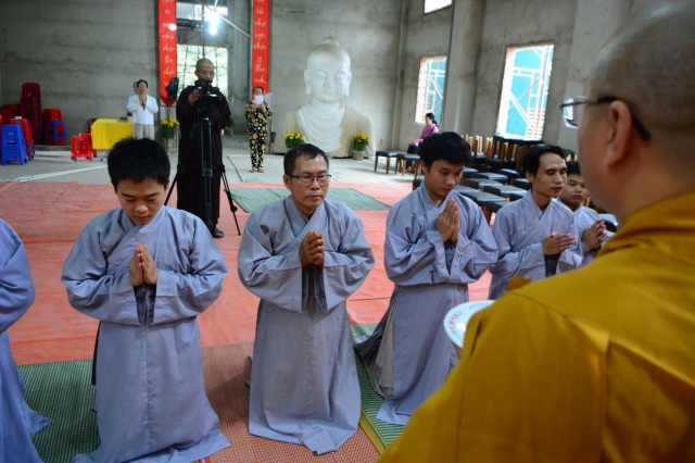 Chùm ảnh: Trang nghiêm lễ đón giao thừa Ất Mùi 2015 tại Chùa Giác Ngộ