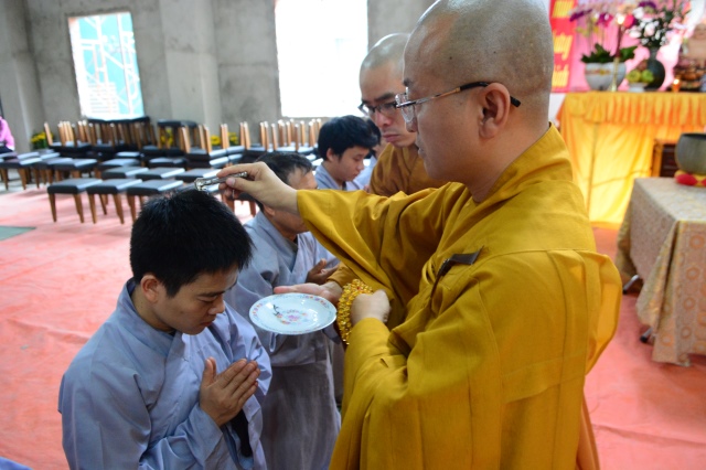 Chùm ảnh: Trang nghiêm lễ đón giao thừa Ất Mùi 2015 tại Chùa Giác Ngộ