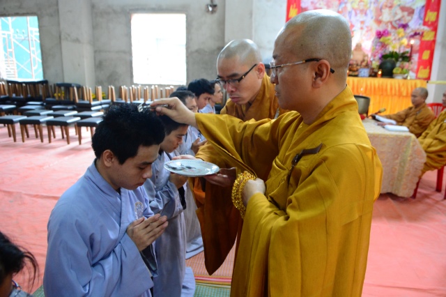 Chùm ảnh: Trang nghiêm lễ đón giao thừa Ất Mùi 2015 tại Chùa Giác Ngộ