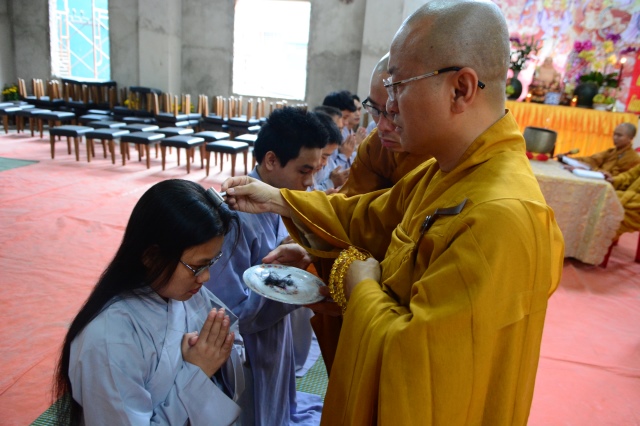 Chùm ảnh: Trang nghiêm lễ đón giao thừa Ất Mùi 2015 tại Chùa Giác Ngộ