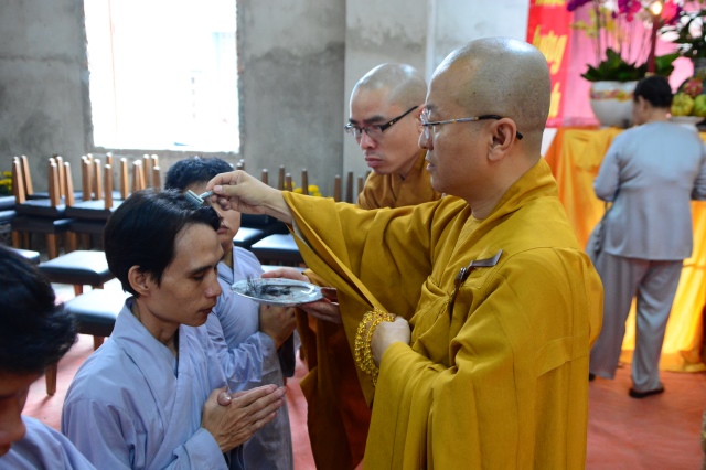Chùm ảnh: Trang nghiêm lễ đón giao thừa Ất Mùi 2015 tại Chùa Giác Ngộ