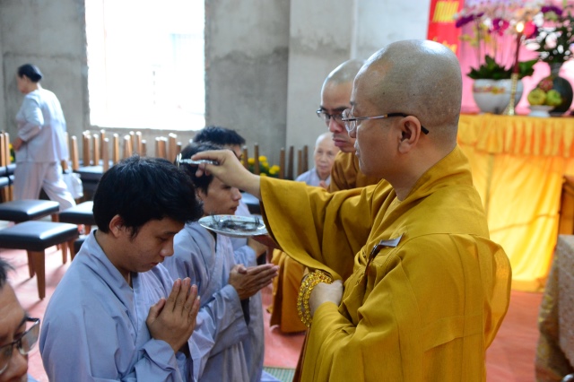 Chùm ảnh: Trang nghiêm lễ đón giao thừa Ất Mùi 2015 tại Chùa Giác Ngộ