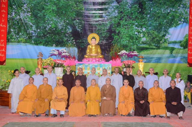Chùm ảnh: Trang nghiêm lễ đón giao thừa Ất Mùi 2015 tại Chùa Giác Ngộ