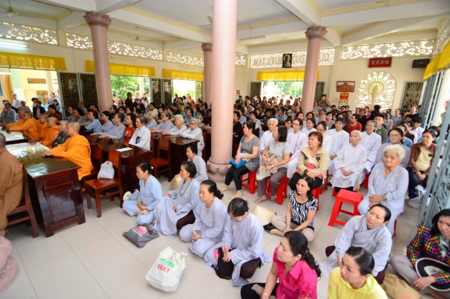 Chùa Giác Ngộ: Hơn 1000 Phật tử hành hương thập tự đầu năm Ất Mùi