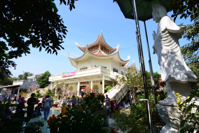 Chùa Giác Ngộ: Hơn 1000 Phật tử hành hương thập tự đầu năm Ất Mùi