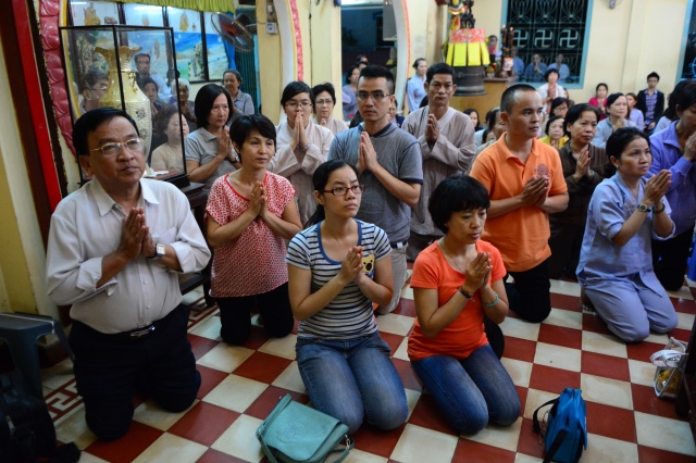 Chùa Giác Ngộ: Hơn 1000 Phật tử hành hương thập tự đầu năm Ất Mùi