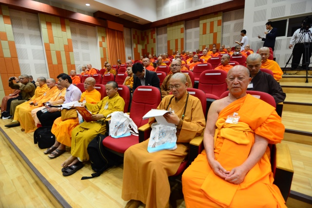 TT. Thích Nhật Từ nhận giải thưởng &quot;Lãnh Đạo Xuất Sắc Phật Giáo Thế Giới&quot; tại Thái Lan