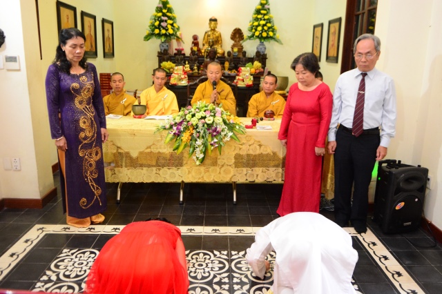 Tân lang và Tân hương lễ báo Tứ ân.