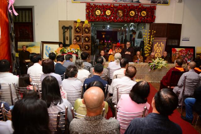 TP.HCM: Tưng bừng khai mạc Lễ hội Văn hóa Dân tộc và Phật giáo &#039;Xuân Phương Nam&#039;