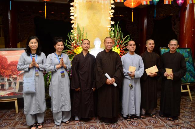 Quỹ Đạo Phật Ngày Nay: Triển lãm tranh gây quỹ từ thiện