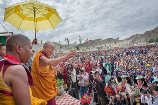 Ấn Độ: Chùm ảnh đức Đạt Lai Lạt Ma chia sẻ Pháp thoại tại Tu viện Jokhang, và học sinh Trường Jamyang, Ladakh