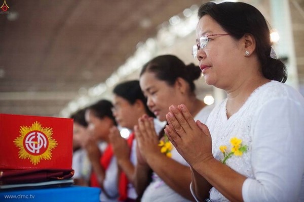 Thái Lan: Chùm ảnh Sự kiện Ngày Trái Đất tổ chức tại Tu viện viện Wat Phra Dhammakaya, Bangkok