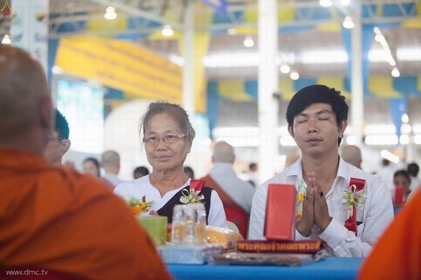 Thái Lan: Chùm ảnh Sự kiện Ngày Trái Đất tổ chức tại Tu viện viện Wat Phra Dhammakaya, Bangkok