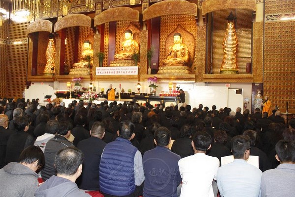 Hoa Kỳ: Nhân dịp kỷ niệm ngày Phật đản, Phật Quang Tây Lai Tự truyền Tam quy Ngũ giới