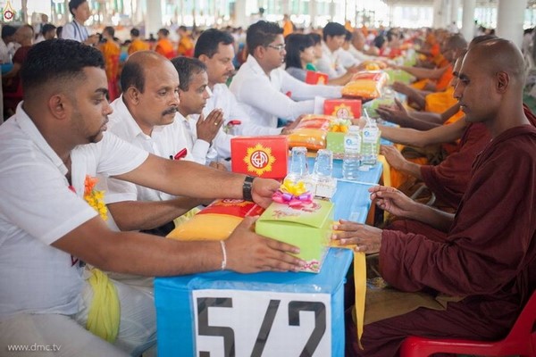 Thái Lan: Chùm ảnh Sự kiện Ngày Trái Đất tổ chức tại Tu viện viện Wat Phra Dhammakaya, Bangkok